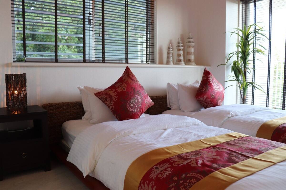 Deluxe Apartment, Ocean View (Lower Floor) | Cribs (free), WiFi (free)