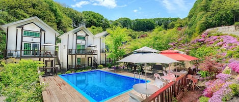 Seasonal outdoor pool