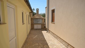 BBQ/picnic Area - Apartment Isic (Vir)