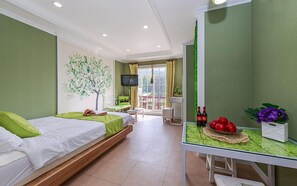 Grass Blade Morning (Waterslide/Spa) | Free WiFi - Morning Lake Pension (Pocheon)