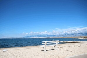 Beach nearby - Apartments Barisic (Vir)