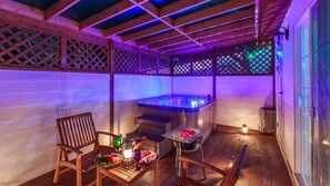Private spa tub
