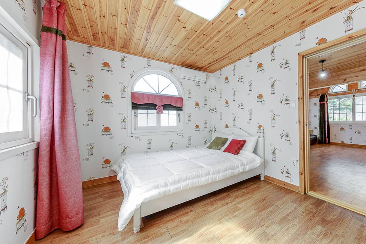 Sun - Extra person charge on site more than 2 people | 1 habitación y wifi gratis