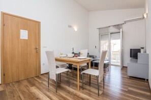 Apartment, 1 Schlafzimmer (A1) | Esszimmer