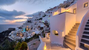 Exterior - Oia Angle Cavehouse (Santorini)