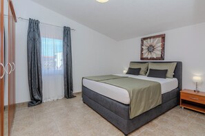 Apartment, Sea View (A3) | Iron/ironing board, free WiFi, bed sheets - Apartments Tukara (Vir)
