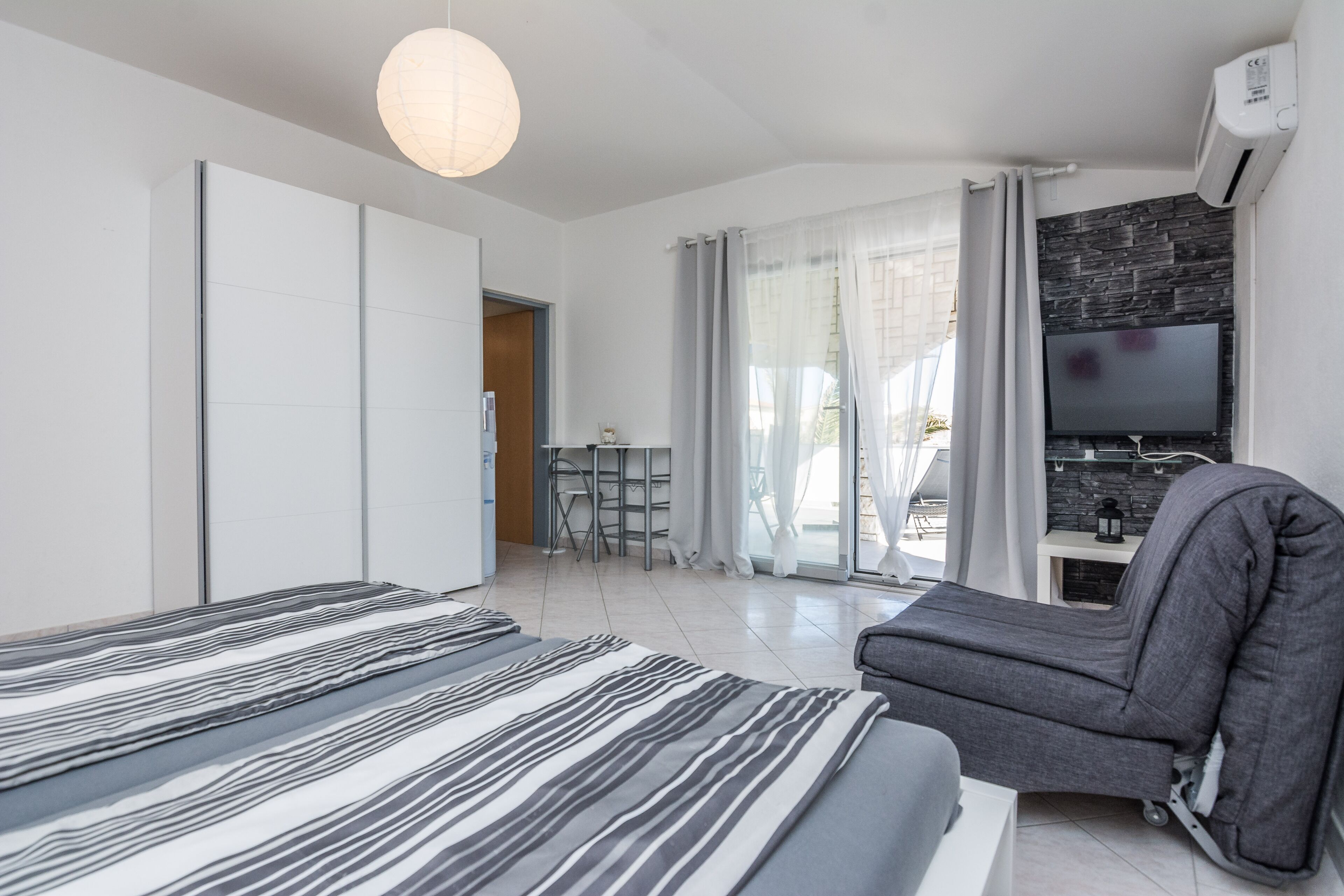 Studio (A1) | Oleskelualue | Taulutelevisio