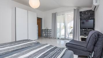 Studio (A1) | Oleskelualue | Taulutelevisio