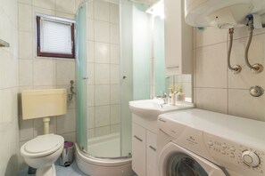 Apartment, 1 Bedroom A1 | Bathroom