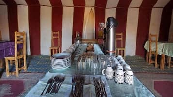 Tägliches inbegriffenes großes Frühstück