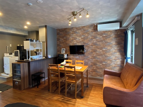 客室内のダイニングエリア