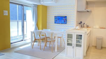 Deluxe-Studio, 1 Doppelbett, Nichtraucher, Kühlschrank und Mikrowelle (wide) | Wohnbereich