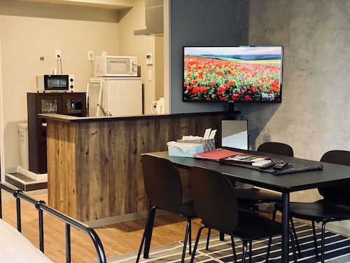 客室内のダイニングエリア