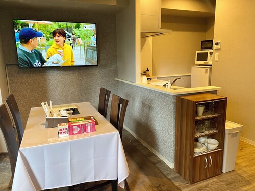 客室内のダイニングエリア