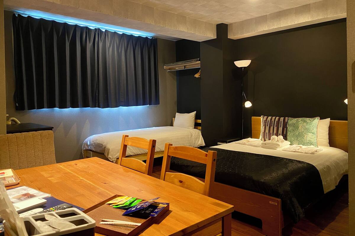 Superior Studio Twin, Non Smoking | Desk, soundproofing, iron/ironing board (on request), WiFi (free)