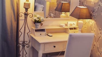 Superior Double or Twin Room | In-room safe, desk, soundproofing, iron/ironing board