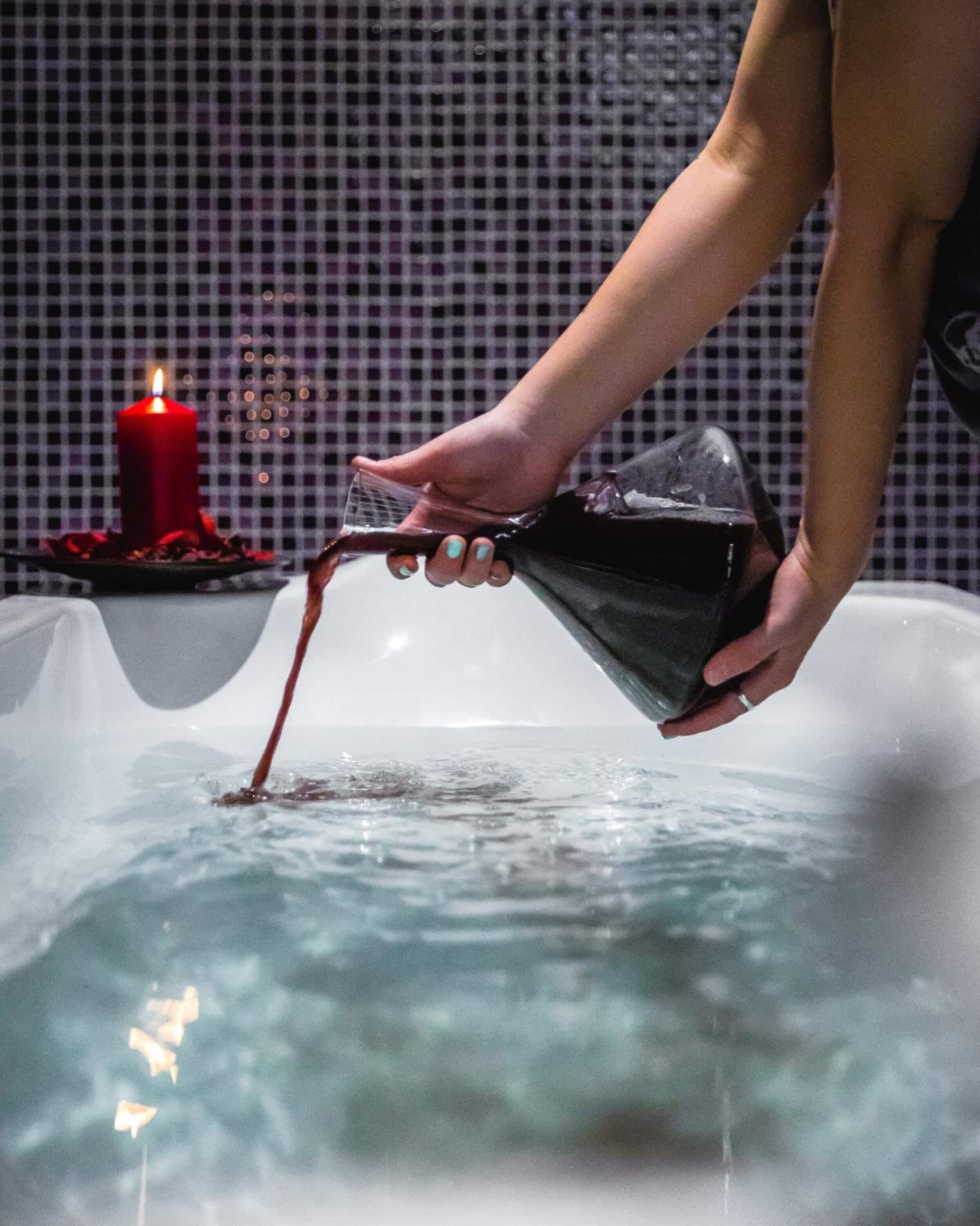 sauna, hot tub, steam room, turkish bath/hammam, body treatments