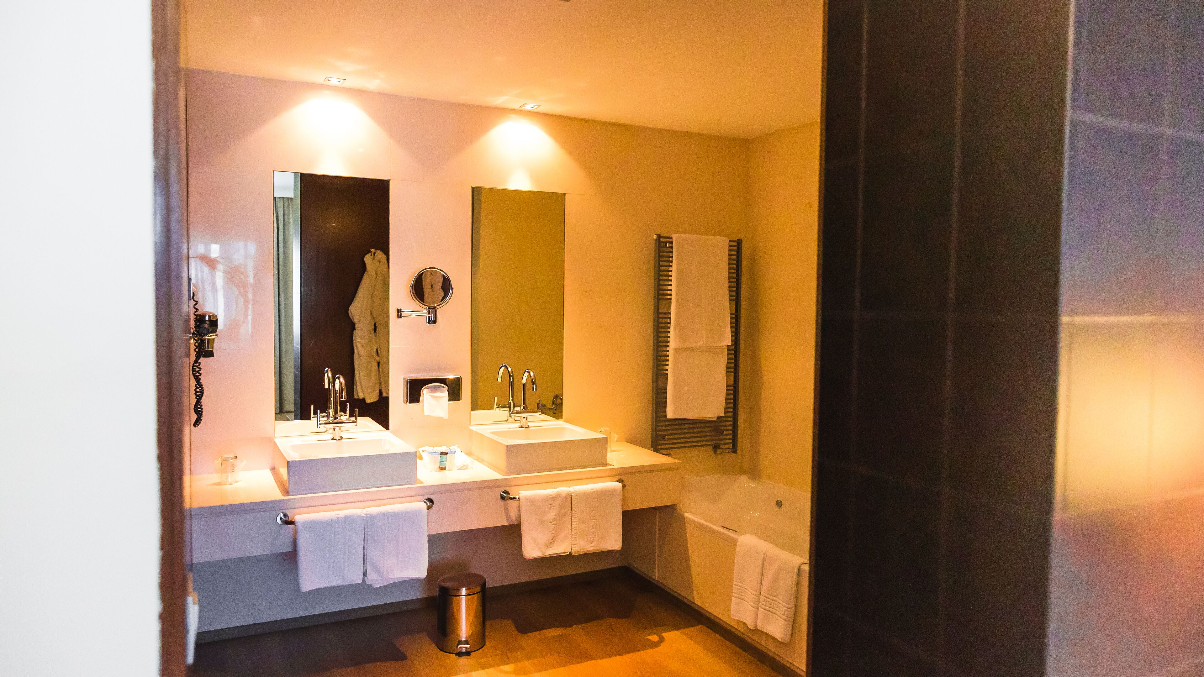 suite | bathroom | deep-soaking bathtub, hair dryer, bidet, towels
