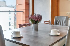 Apartment, 1 Bedroom, Non Smoking, Balcony (154) | Private kitchen | Fridge, microwave, oven, stovetop - Flats For Rent - Aura Spa&Wellness (Gdansk)