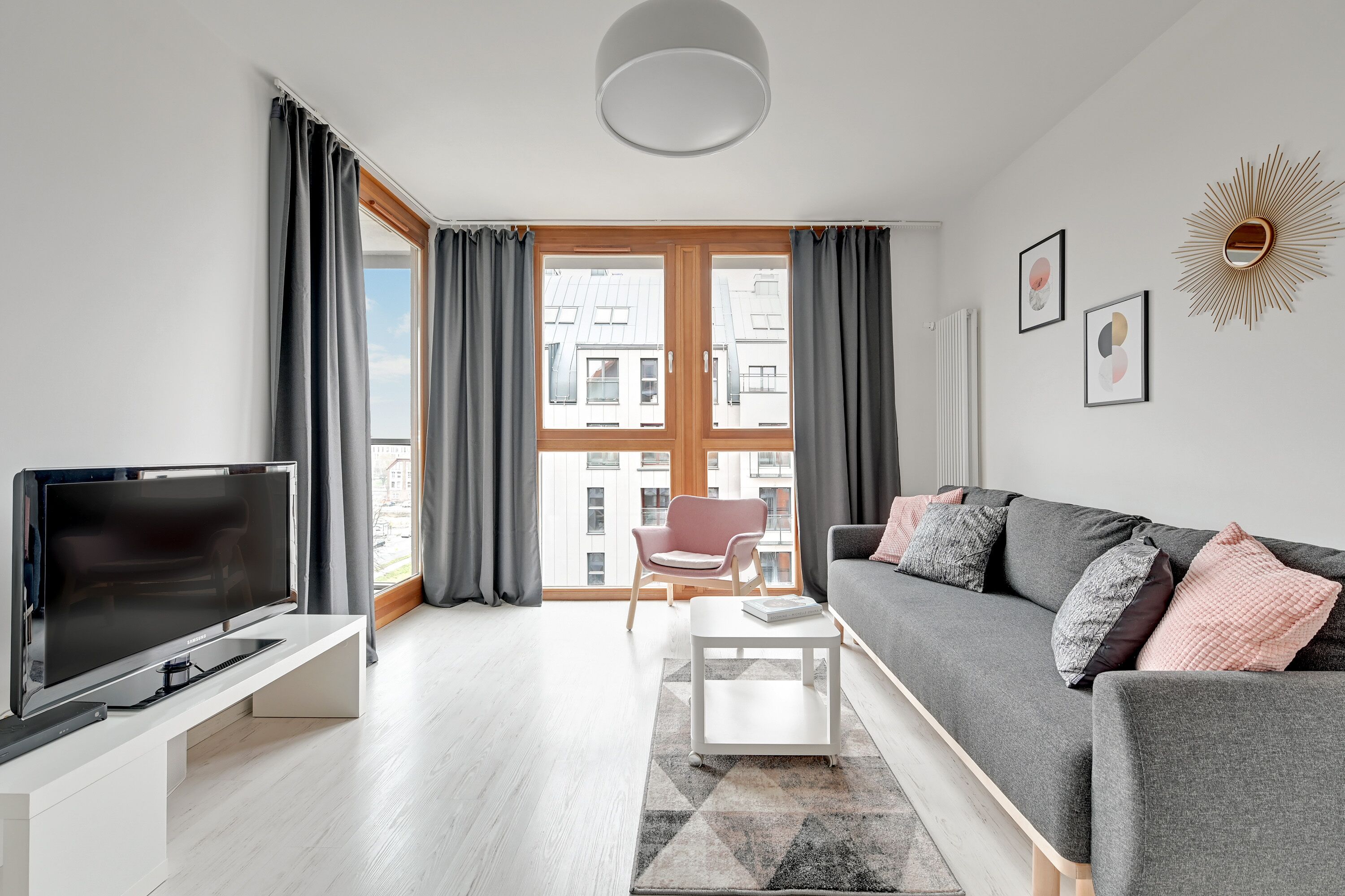 Leilighet, 1 soverom, balkong (Torunska 15/49) | Oppholdsrom | Flatskjerm-TV