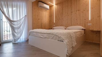 Standard Double Room (Sophia Loren) | In-room safe, desk, soundproofing, free WiFi