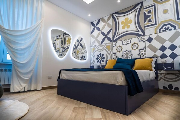 Double Room, Private Bathroom (external - Marcello Mastroianni)