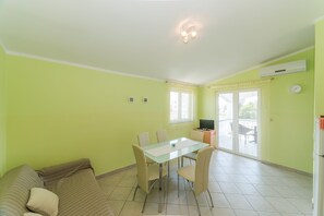 Apartment, Sea View (A1) | In-room dining - Apartments Jambreus (Vir)