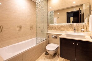 Kostenlose Toilettenartikel, Haartrockner, Handtücher, Seife