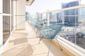 Premier Apartment, 3 Bedrooms | Balcony