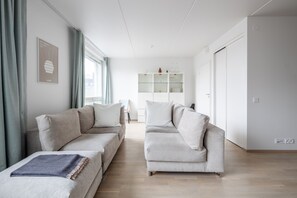 Apartment, 2 Bedrooms | Living area