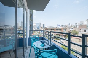 Appartement Confort, 3 chambres, vue ville | Balcon