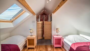 2 bedrooms, iron/ironing board, travel crib, free WiFi