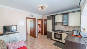 Apartment, 2 Bedrooms (A1) | Private kitchen