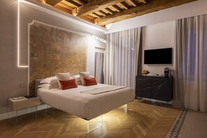 Ropa de cama de alta calidad y minibar 