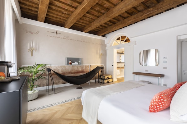 Ropa de cama de alta calidad y minibar 