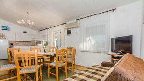 Apartment, 3 Bedrooms A1 | リビング エリア