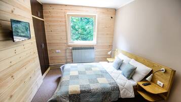 Double Room, Private Bathroom | Desk, iron/ironing board, free WiFi, bed sheets