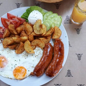 Sarapan siap masak setiap hari dengan biaya tambahan