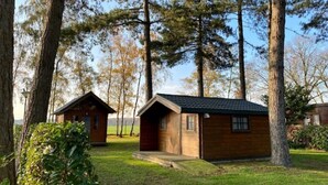 Grand Cabin (Grote Trekkershut) | Terrace/patio - Verblijfpark Tulderheyde (Ravels)
