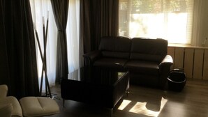 Chalet | Living area | Toys - Verblijfpark Tulderheyde (Ravels)
