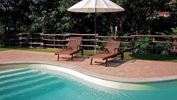 Seasonal outdoor pool