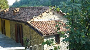 Exterior - La Rana e la Salamandra House (Loazzolo)