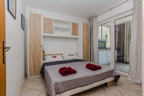 2 عدّة غرف نوم ومكتب وواي فاي مجانًا وملاءات أسرّة