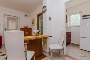 Apartment, 2 Bedrooms A1 | Dining room
