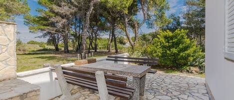 BBQ/picnic area