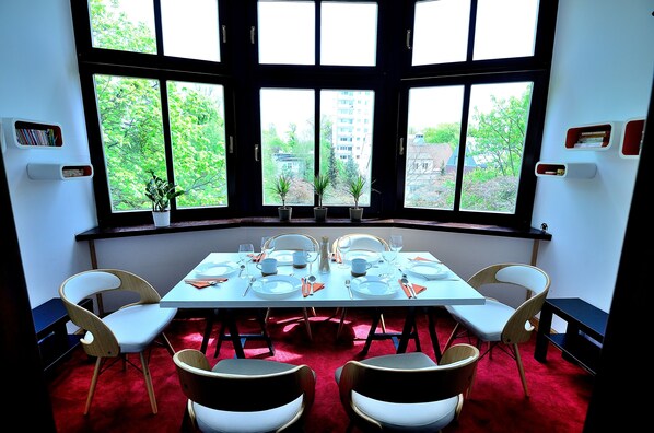 Apartment | In-room dining - Victus Apartamenty - Flamingo (Sopot)