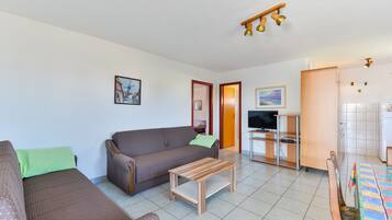 Apartment, 1 Schlafzimmer (A3) | Wohnbereich | Flachbildfernseher