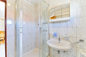 Apartment, 1 Bedroom (A2) | Bathroom | Shower, hair dryer, towels, toilet paper - Apartments Gogoljak (Vir)