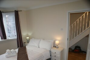 Deluxe Double Room | Individually decorated, individually furnished, desk, iron/ironing board