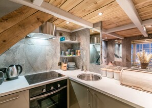 Refrigerador, microondas, horno, placa de cocina